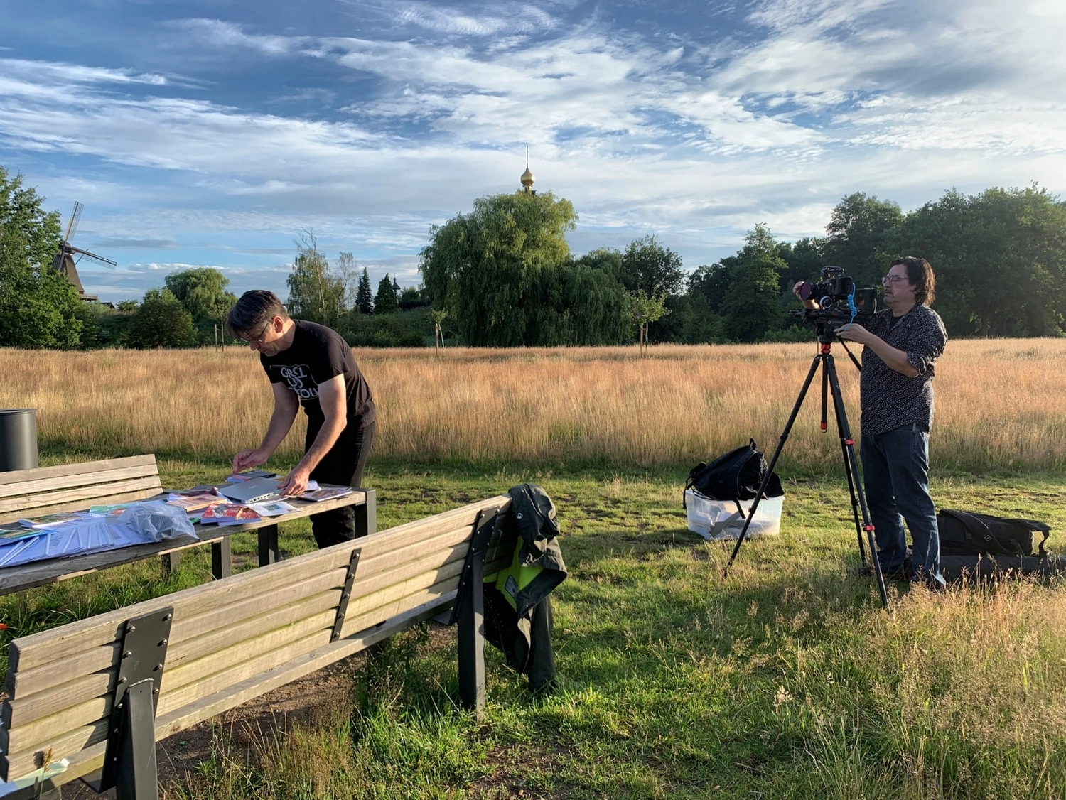 Peter Futter Schneider – Geschichten aus Büchern durch Bühnenaufführungen zum Leben erwecken – Männer im Gifhorn Castle Park