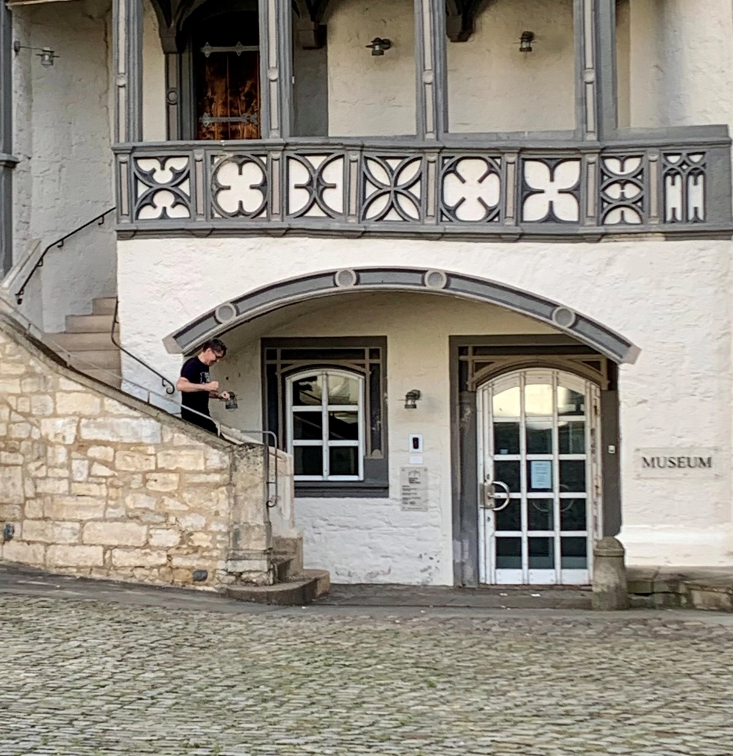 Peter Futter Schneider – Geschichten aus Büchern werden durch Bühnenaufführungen zum Leben erweckt – Gebäude im Gifhorn Castle Park